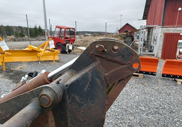 Grajfer za Šumarska oprema Tukkikoura järeä, CAT kurottajan sovitteella: slika Grajfer za Šumarska oprema Tukkikoura järeä, CAT kurottajan sovitteella Grajfer za Šumarska oprema Tukkikoura järeä, CAT kurottajan sovitteella: slika Grajfer za Šumarska oprema Tukkikoura järeä, CAT kurottajan sovitteella