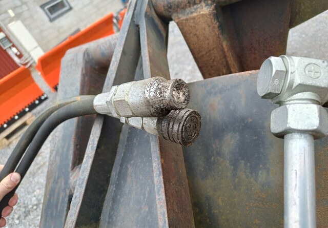 Grajfer za Šumarska oprema Tukkikoura järeä, CAT kurottajan sovitteella: slika Grajfer za Šumarska oprema Tukkikoura järeä, CAT kurottajan sovitteella Grajfer za Šumarska oprema Tukkikoura järeä, CAT kurottajan sovitteella: slika Grajfer za Šumarska oprema Tukkikoura järeä, CAT kurottajan sovitteella