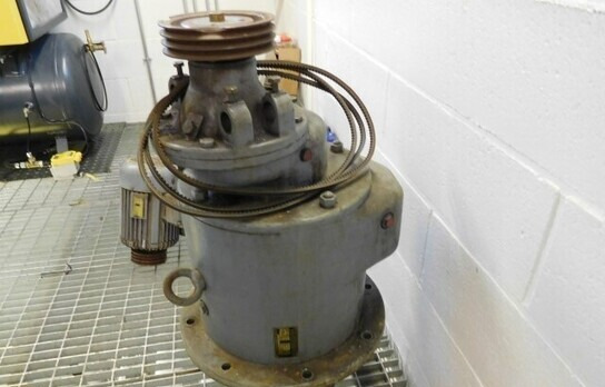 Građevinska oprema Vaihteita 2 kpl - sähkömoottori / sähkömoottorit: slika Građevinska oprema Vaihteita 2 kpl - sähkömoottori / sähkömoottorit Građevinska oprema Vaihteita 2 kpl - sähkömoottori / sähkömoottorit: slika Građevinska oprema Vaihteita 2 kpl - sähkömoottori / sähkömoottorit