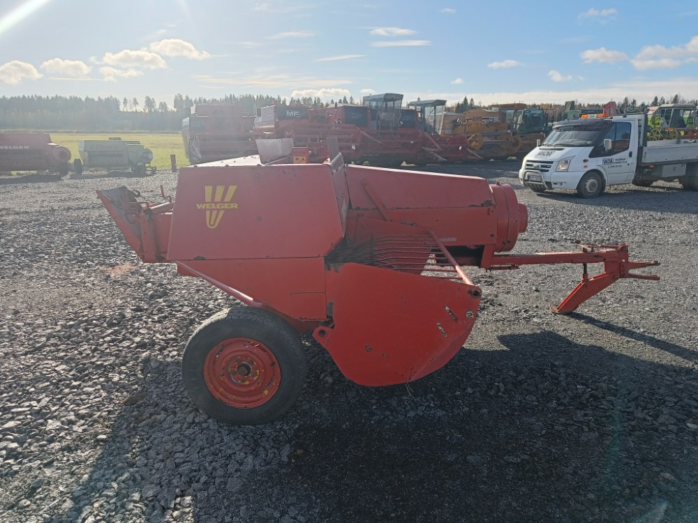 WELGER AP42 - Kvadratna balirka: slika WELGER AP42 - Kvadratna balirka WELGER AP42 - Kvadratna balirka: slika WELGER AP42 - Kvadratna balirka