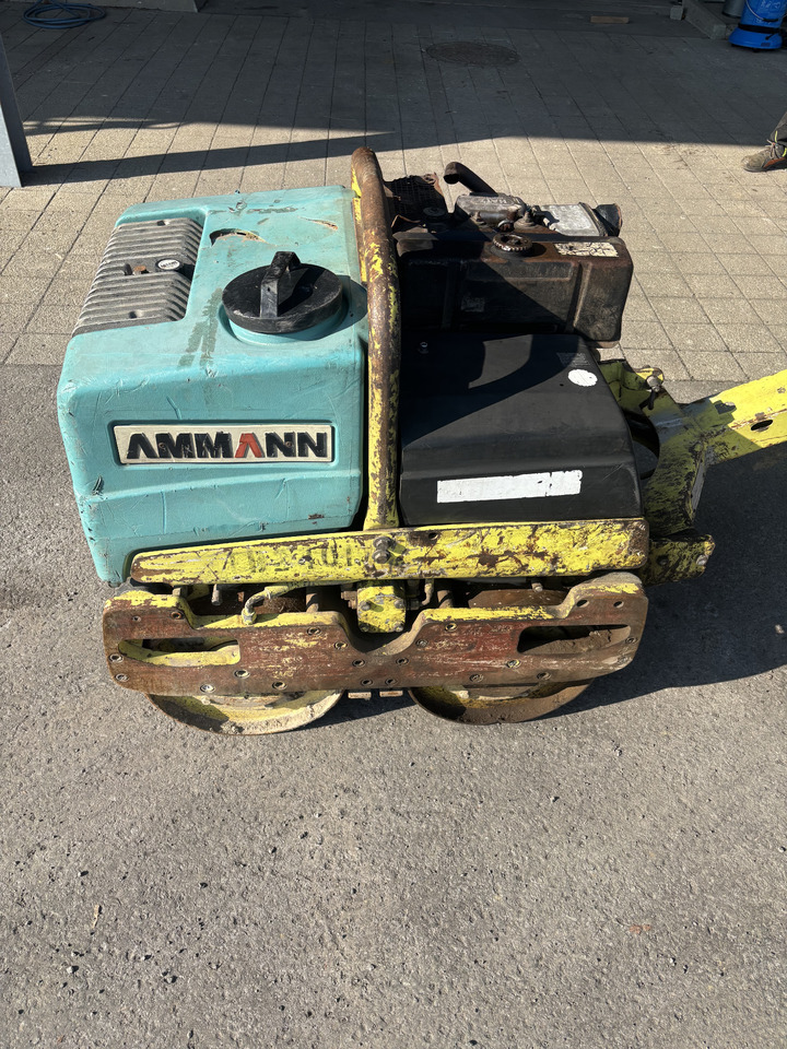 Ammann AR 65 - Mini valjak: slika Ammann AR 65 - Mini valjak Ammann AR 65 - Mini valjak: slika Ammann AR 65 - Mini valjak