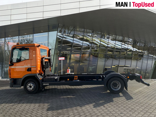 MAN TGL 12.190 4x2 BL CH - Kamion-šasija: slika MAN TGL 12.190 4x2 BL CH - Kamion-šasija MAN TGL 12.190 4x2 BL CH - Kamion-šasija: slika MAN TGL 12.190 4x2 BL CH - Kamion-šasija