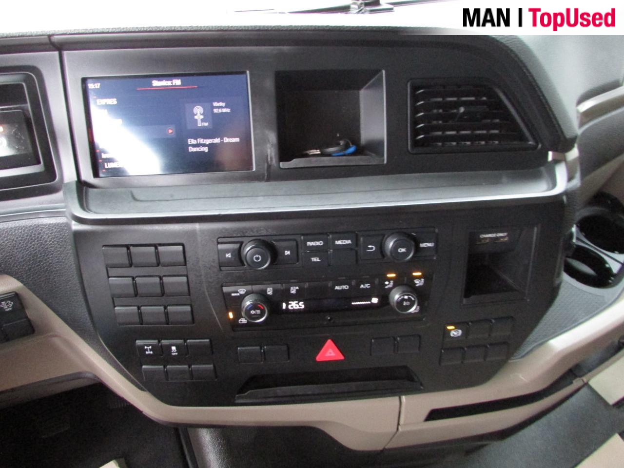 MAN TGX 18.470 4x2 LL VARIABLE 5TH WHEEL - Tegljač: slika MAN TGX 18.470 4x2 LL VARIABLE 5TH WHEEL - Tegljač MAN TGX 18.470 4x2 LL VARIABLE 5TH WHEEL - Tegljač: slika MAN TGX 18.470 4x2 LL VARIABLE 5TH WHEEL - Tegljač