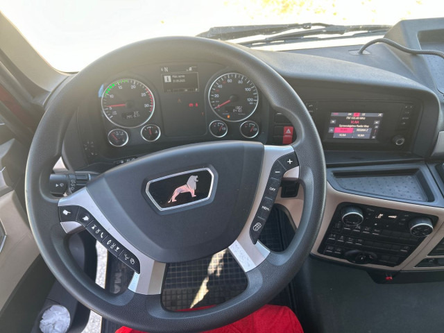 MAN TGX 26.470 6X2-4 BL tandem - Kamion s ceradom: slika MAN TGX 26.470 6X2-4 BL tandem - Kamion s ceradom MAN TGX 26.470 6X2-4 BL tandem - Kamion s ceradom: slika MAN TGX 26.470 6X2-4 BL tandem - Kamion s ceradom