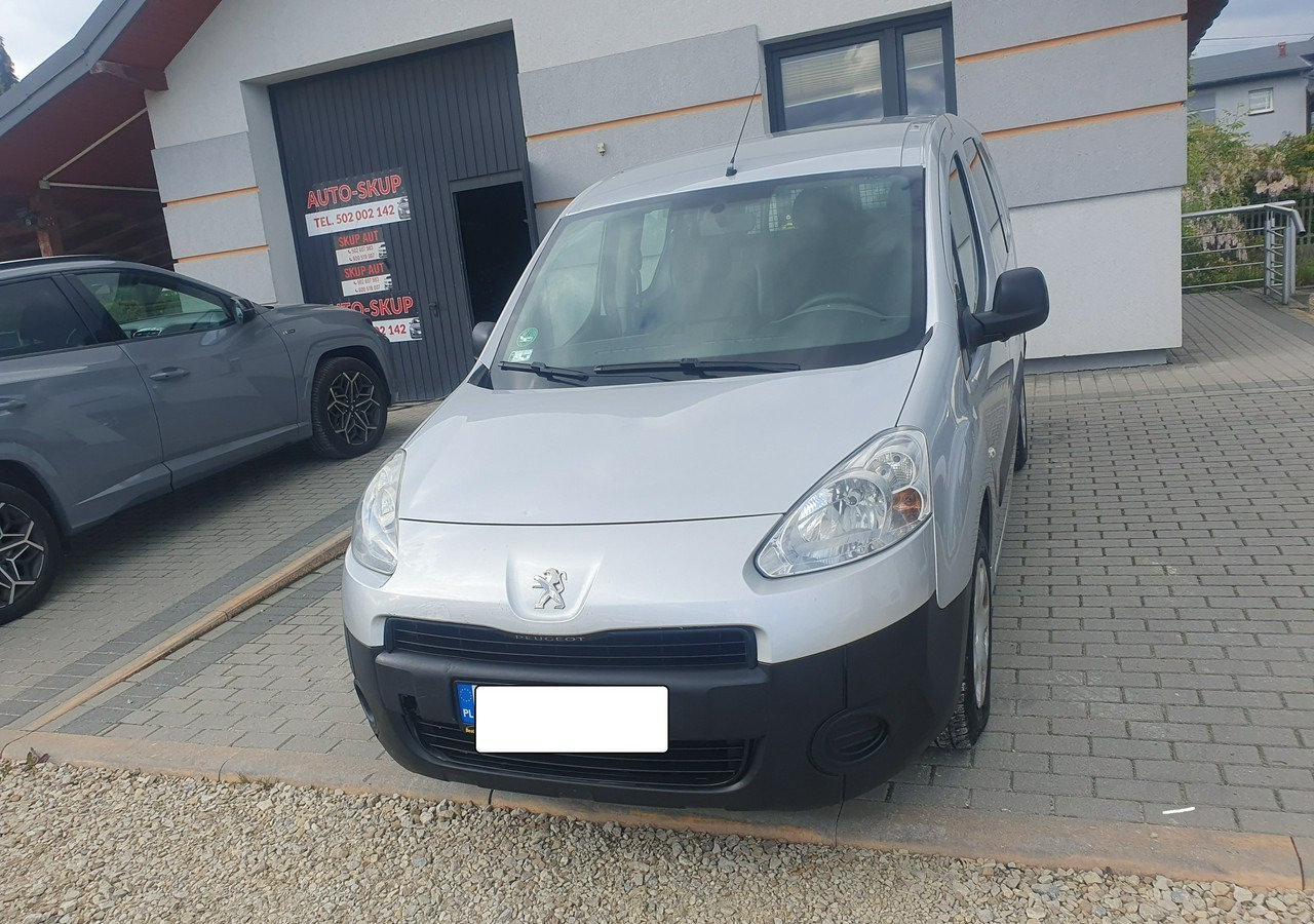 Citroen Berlingo II 5 lub 2 osobowy *long * zabudowa gruau* - Automobil: slika Citroen Berlingo II 5 lub 2 osobowy *long * zabudowa gruau* - Automobil Citroen Berlingo II 5 lub 2 osobowy *long * zabudowa gruau* - Automobil: slika Citroen Berlingo II 5 lub 2 osobowy *long * zabudowa gruau* - Automobil