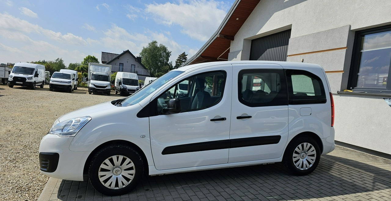 Citroen Berlingo II 5 -osobowy*29450 zł netto* - Automobil: slika Citroen Berlingo II 5 -osobowy*29450 zł netto* - Automobil Citroen Berlingo II 5 -osobowy*29450 zł netto* - Automobil: slika Citroen Berlingo II 5 -osobowy*29450 zł netto* - Automobil