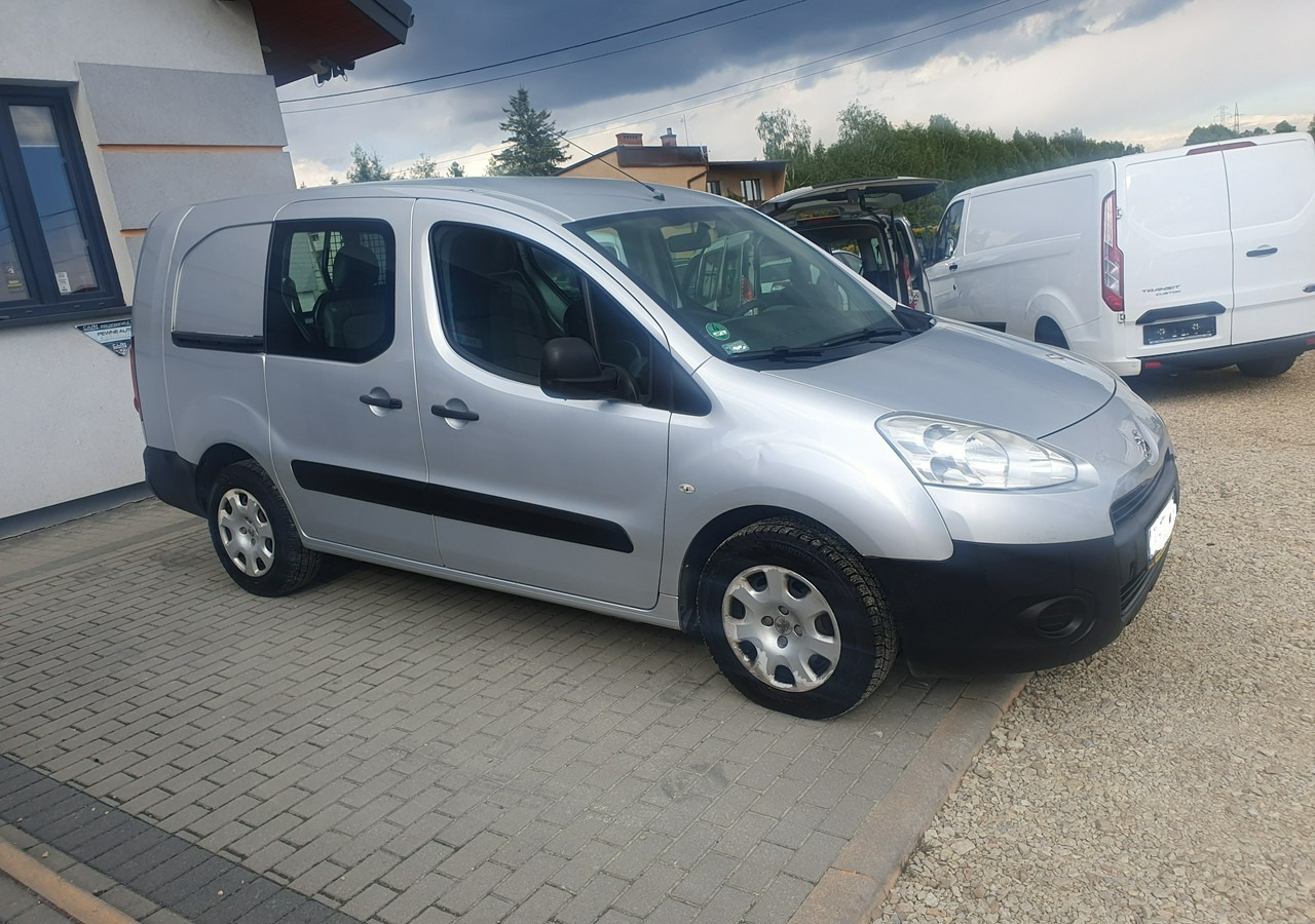 Peugeot Partner II 5 lub 2 osobowy *long * zabudowa gruau* - Automobil: slika Peugeot Partner II 5 lub 2 osobowy *long * zabudowa gruau* - Automobil Peugeot Partner II 5 lub 2 osobowy *long * zabudowa gruau* - Automobil: slika Peugeot Partner II 5 lub 2 osobowy *long * zabudowa gruau* - Automobil