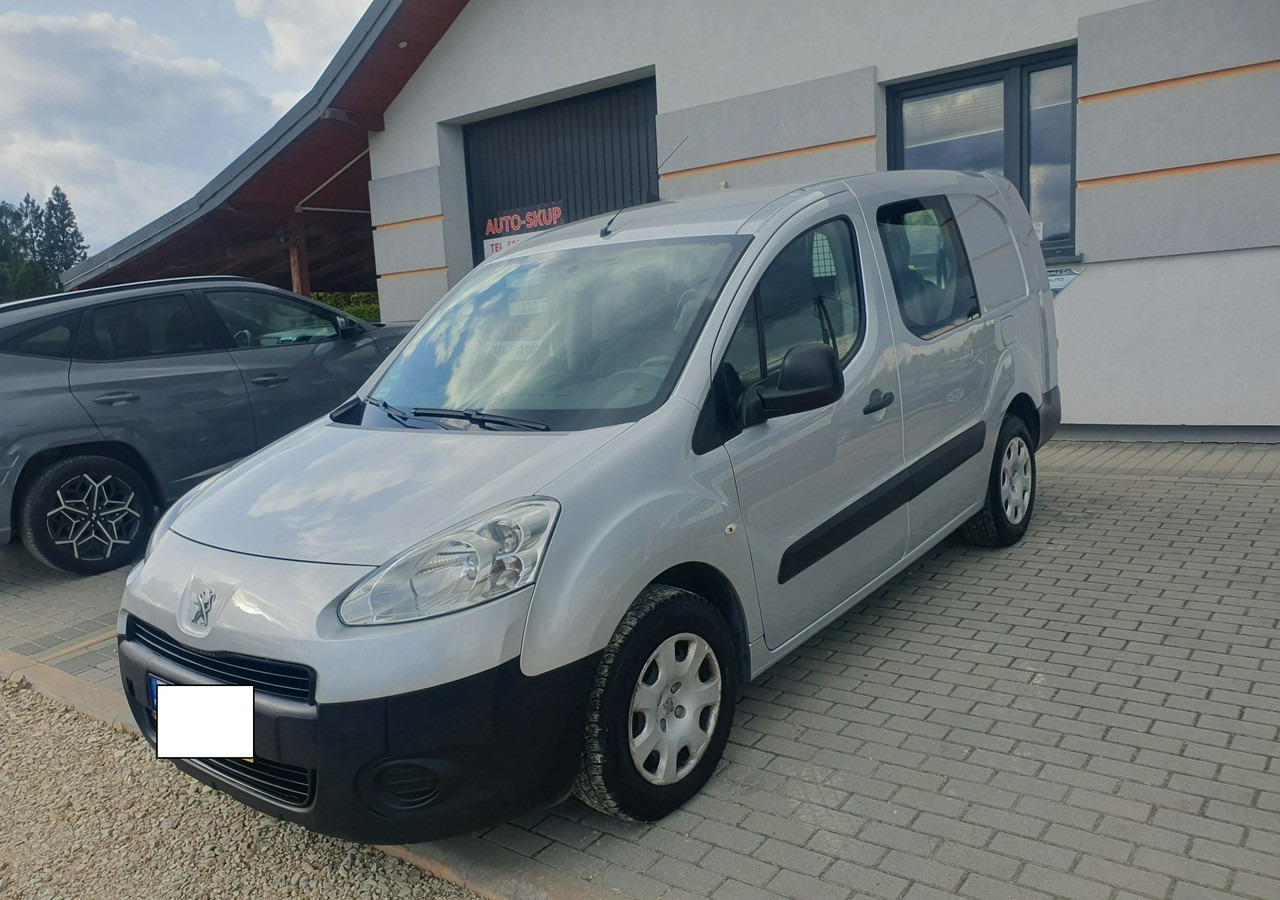 Peugeot Partner long *2 lub 5 osobowy *klima* gruau* - Furgon: slika Peugeot Partner long *2 lub 5 osobowy *klima* gruau* - Furgon Peugeot Partner long *2 lub 5 osobowy *klima* gruau* - Furgon: slika Peugeot Partner long *2 lub 5 osobowy *klima* gruau* - Furgon