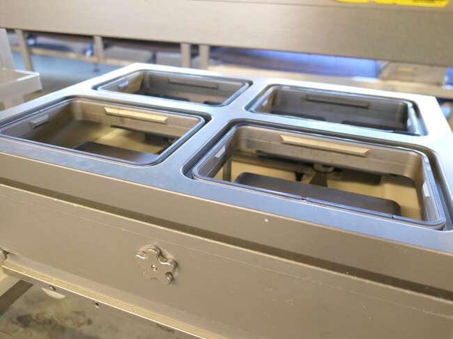 Stroj za pakiranje Tramper filling- and traysealing line GMD99-2: slika Stroj za pakiranje Tramper filling- and traysealing line GMD99-2