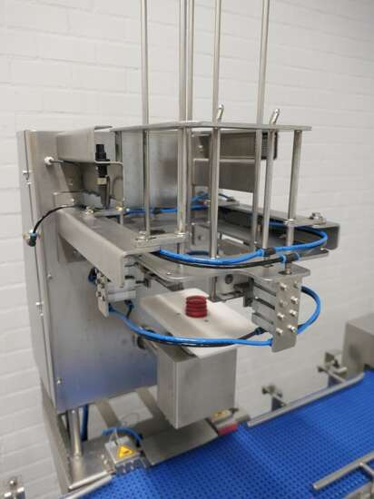 Van Rijn lidding machine lid rollover - Oprema za prehrambenu industriju: slika Van Rijn lidding machine lid rollover - Oprema za prehrambenu industriju Van Rijn lidding machine lid rollover - Oprema za prehrambenu industriju: slika Van Rijn lidding machine lid rollover - Oprema za prehrambenu industriju