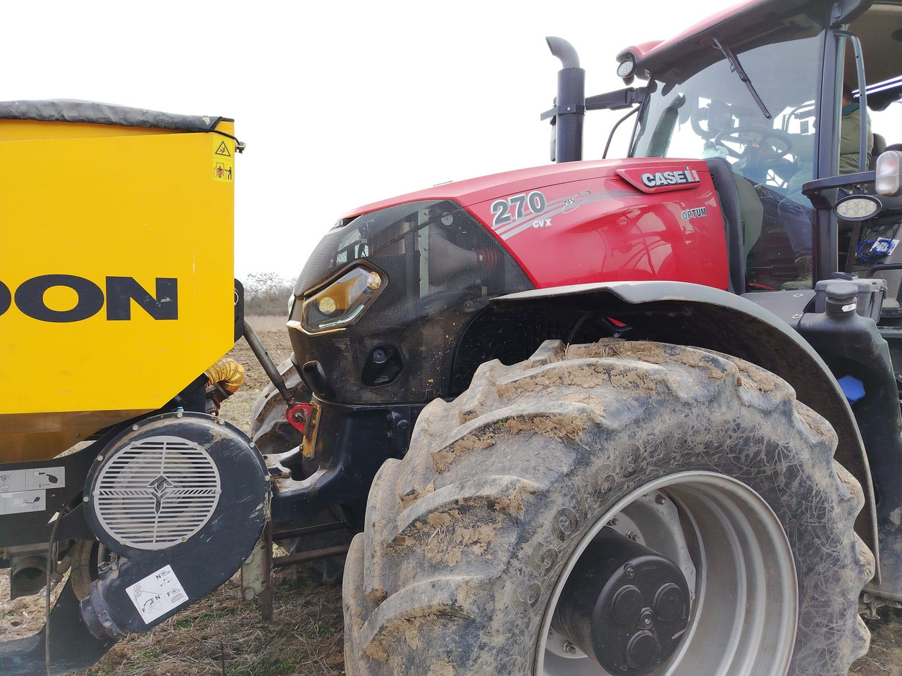 CASE OPTUM 270 CVX - Traktor: slika CASE OPTUM 270 CVX - Traktor CASE OPTUM 270 CVX - Traktor: slika CASE OPTUM 270 CVX - Traktor