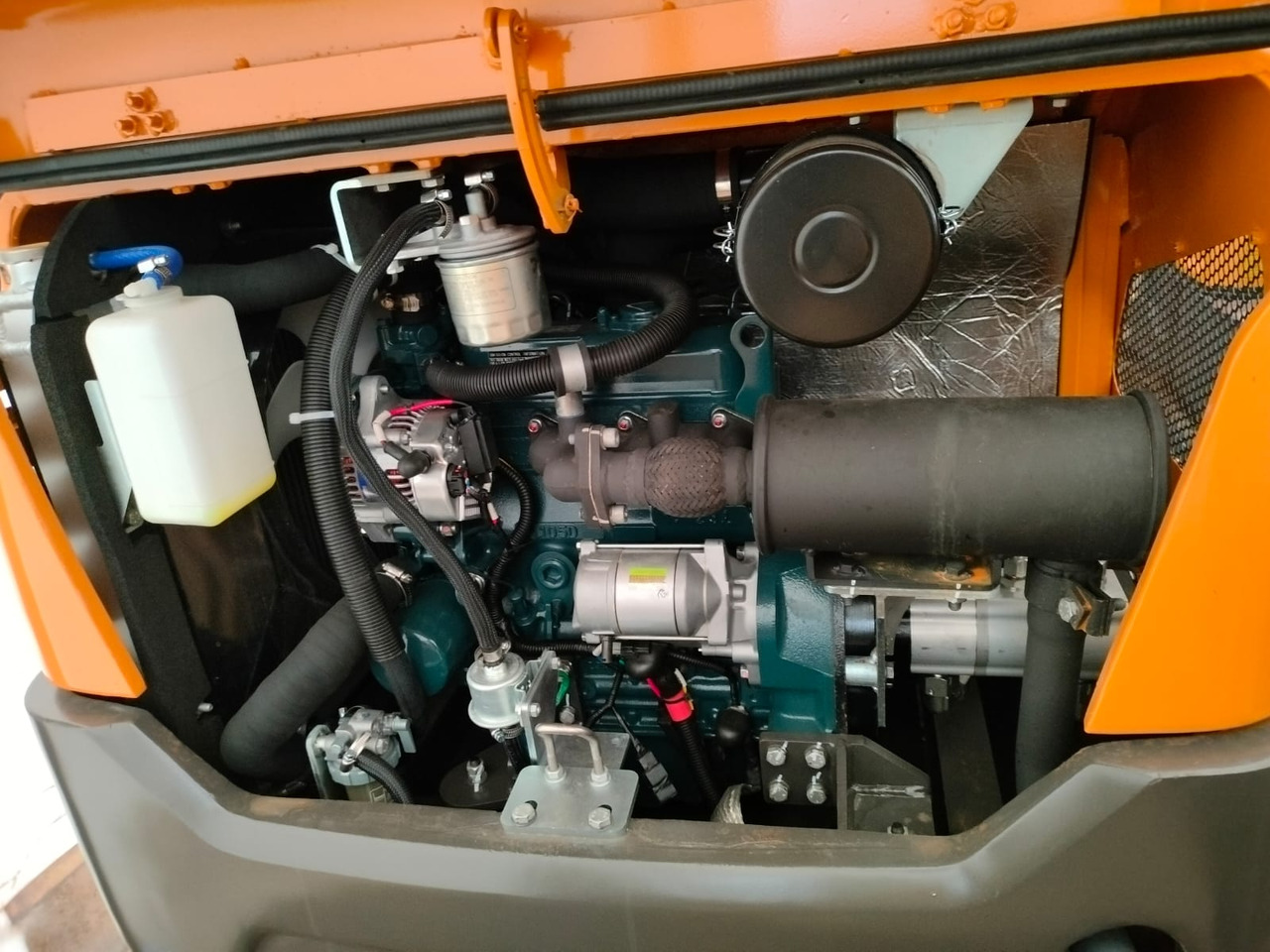 Novi Mini bager APS KME20: slika Novi Mini bager APS KME20