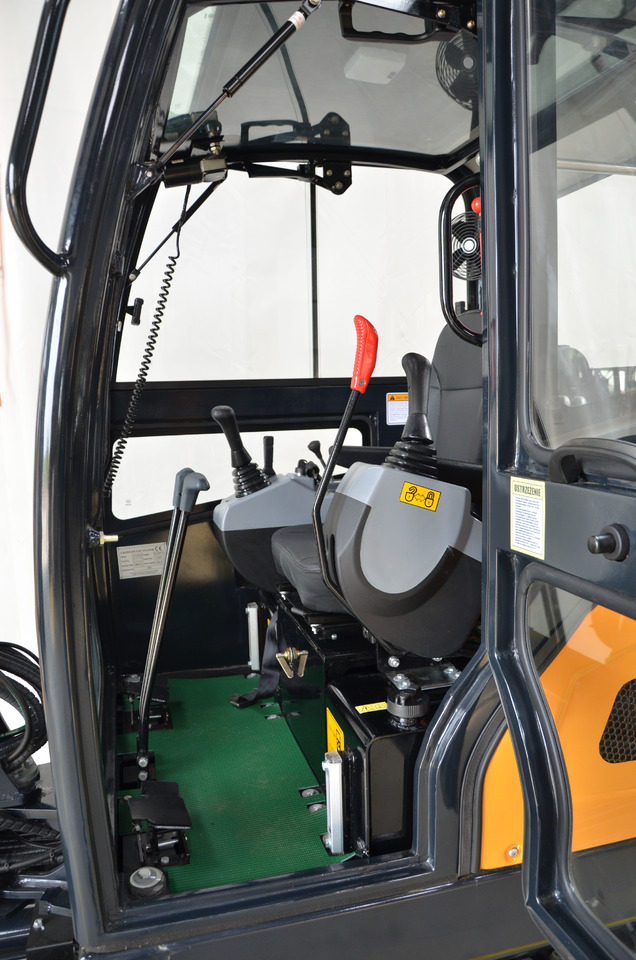 Novi Mini bager APS KME20: slika Novi Mini bager APS KME20