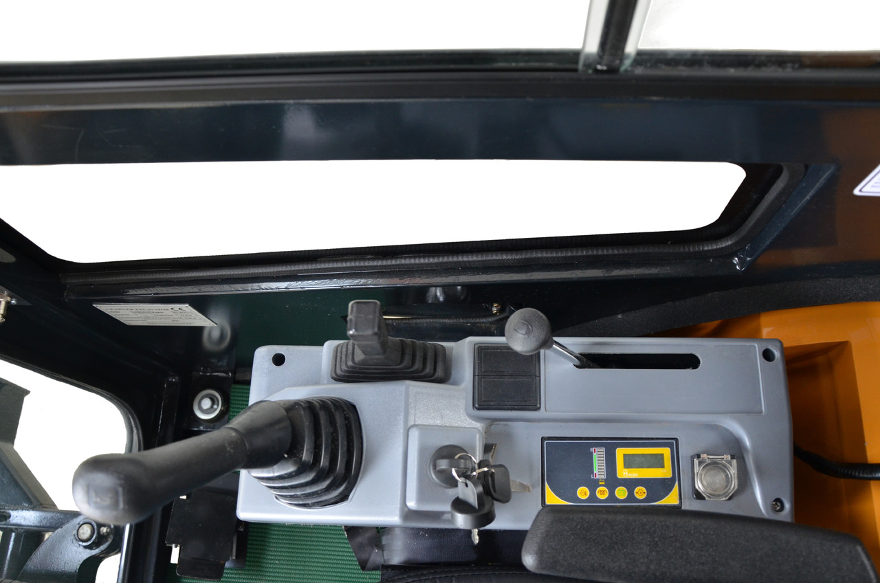 Novi Mini bager APS KME20: slika Novi Mini bager APS KME20