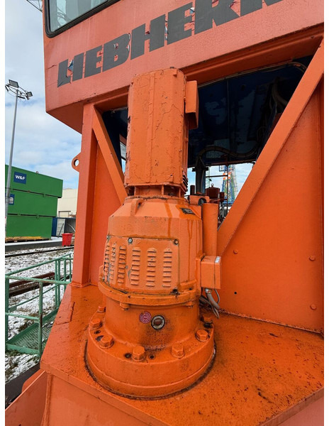 Liebherr 112EC-H8/120 1993yom x3 units - Toranjska dizalica: slika Liebherr 112EC-H8/120 1993yom x3 units - Toranjska dizalica Liebherr 112EC-H8/120 1993yom x3 units - Toranjska dizalica: slika Liebherr 112EC-H8/120 1993yom x3 units - Toranjska dizalica