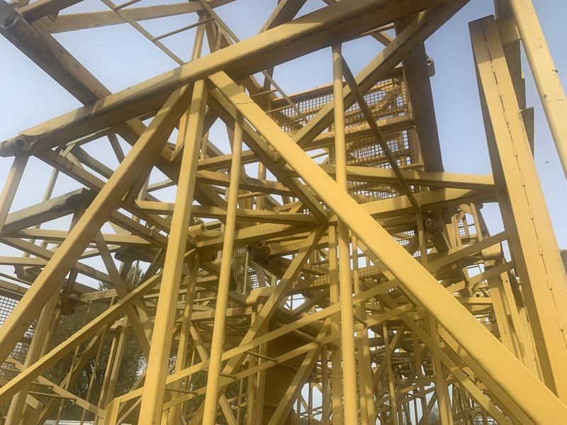 Liebherr 120HC - Toranjska dizalica: slika Liebherr 120HC - Toranjska dizalica Liebherr 120HC - Toranjska dizalica: slika Liebherr 120HC - Toranjska dizalica