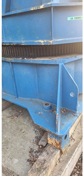 Liebherr 180EC-H 40m jib slewing part / good price - Toranjska dizalica: slika Liebherr 180EC-H 40m jib slewing part / good price - Toranjska dizalica Liebherr 180EC-H 40m jib slewing part / good price - Toranjska dizalica: slika Liebherr 180EC-H 40m jib slewing part / good price - Toranjska dizalica