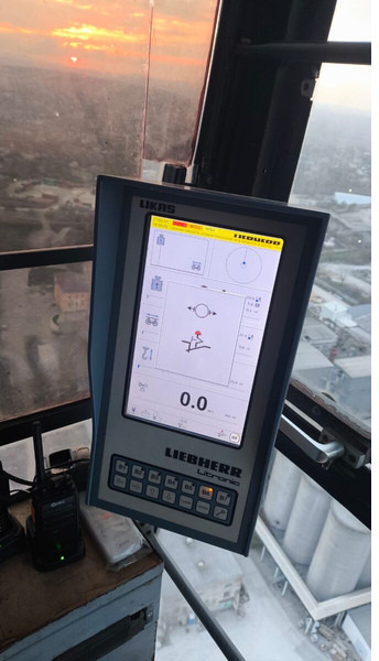 Liebherr 630EC-H40 Litronic - Toranjska dizalica: slika Liebherr 630EC-H40 Litronic - Toranjska dizalica Liebherr 630EC-H40 Litronic - Toranjska dizalica: slika Liebherr 630EC-H40 Litronic - Toranjska dizalica