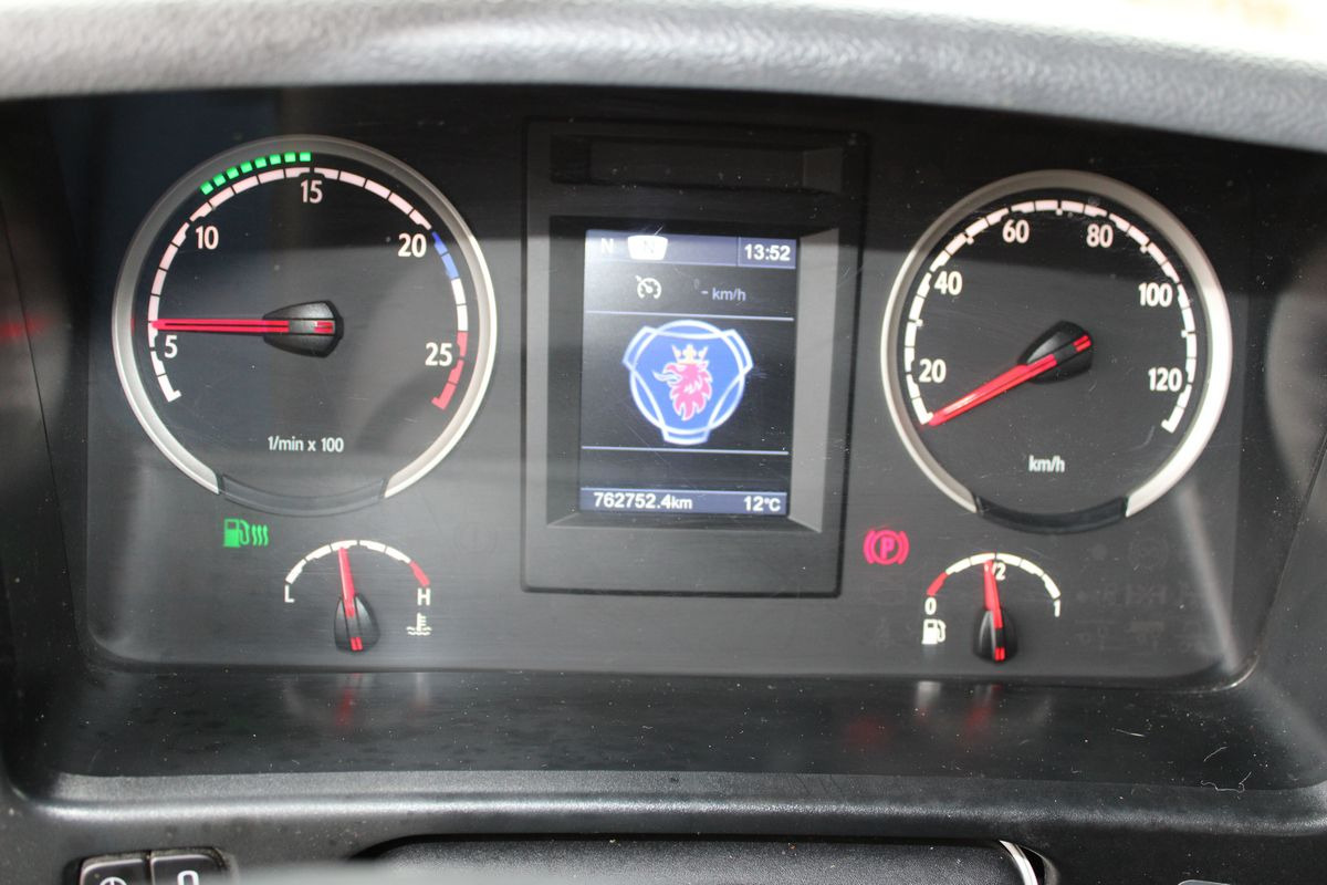Scania P230 - Kamion sandučar: slika Scania P230 - Kamion sandučar Scania P230 - Kamion sandučar: slika Scania P230 - Kamion sandučar