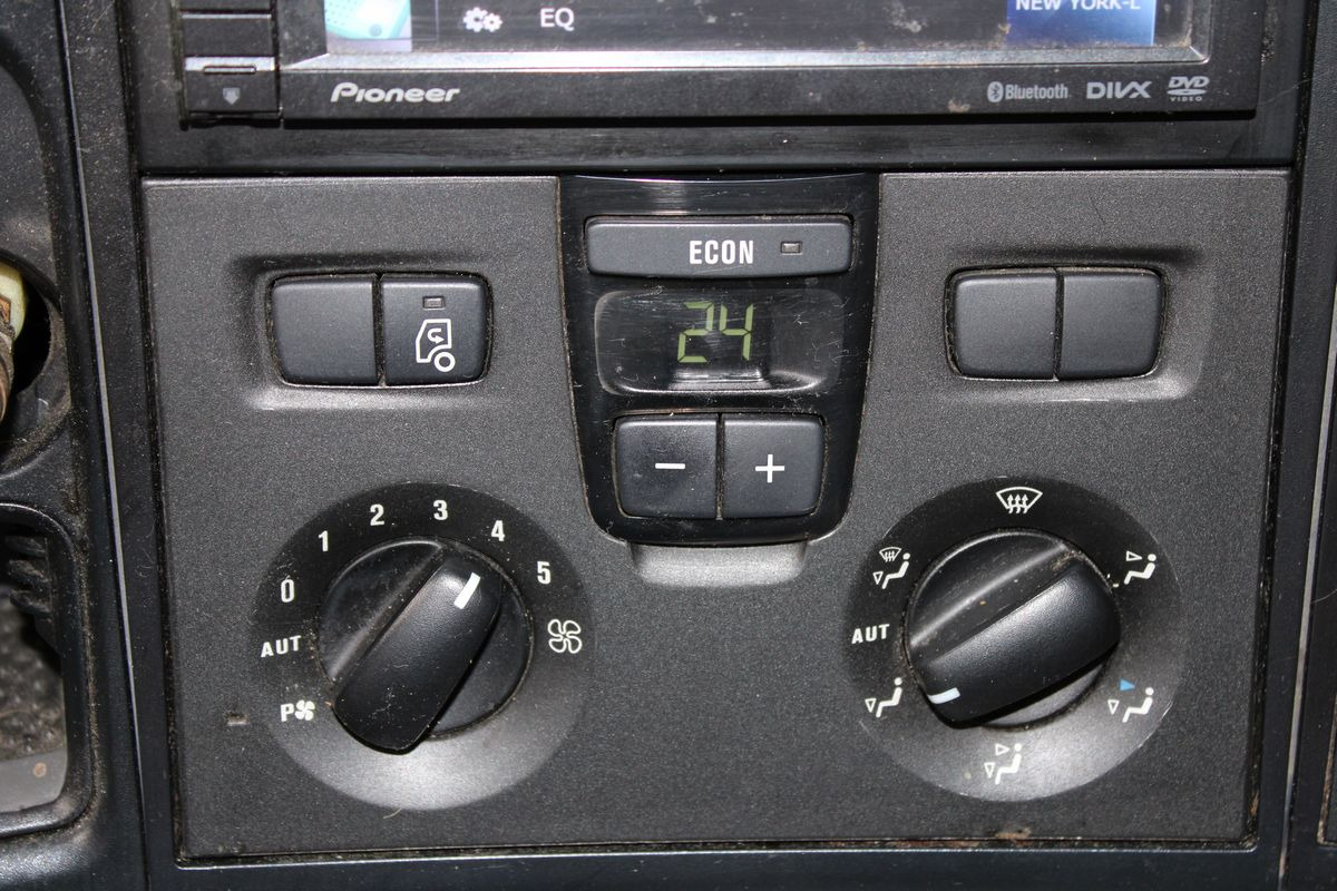 Kamion sandučar Scania P230: slika Kamion sandučar Scania P230