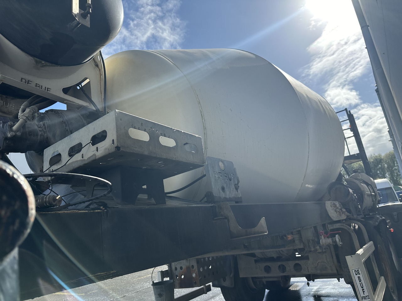 De Buf - Silos poluprikolica: slika De Buf - Silos poluprikolica De Buf - Silos poluprikolica: slika De Buf - Silos poluprikolica