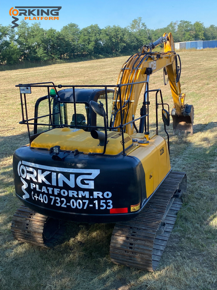JCB JS131LC - Bager: slika JCB JS131LC - Bager JCB JS131LC - Bager: slika JCB JS131LC - Bager