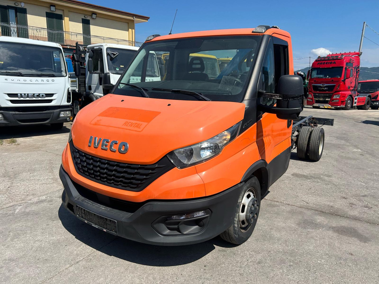 IVECO DAILY 35-140 - Kamion s kranom: slika IVECO DAILY 35-140 - Kamion s kranom IVECO DAILY 35-140 - Kamion s kranom: slika IVECO DAILY 35-140 - Kamion s kranom