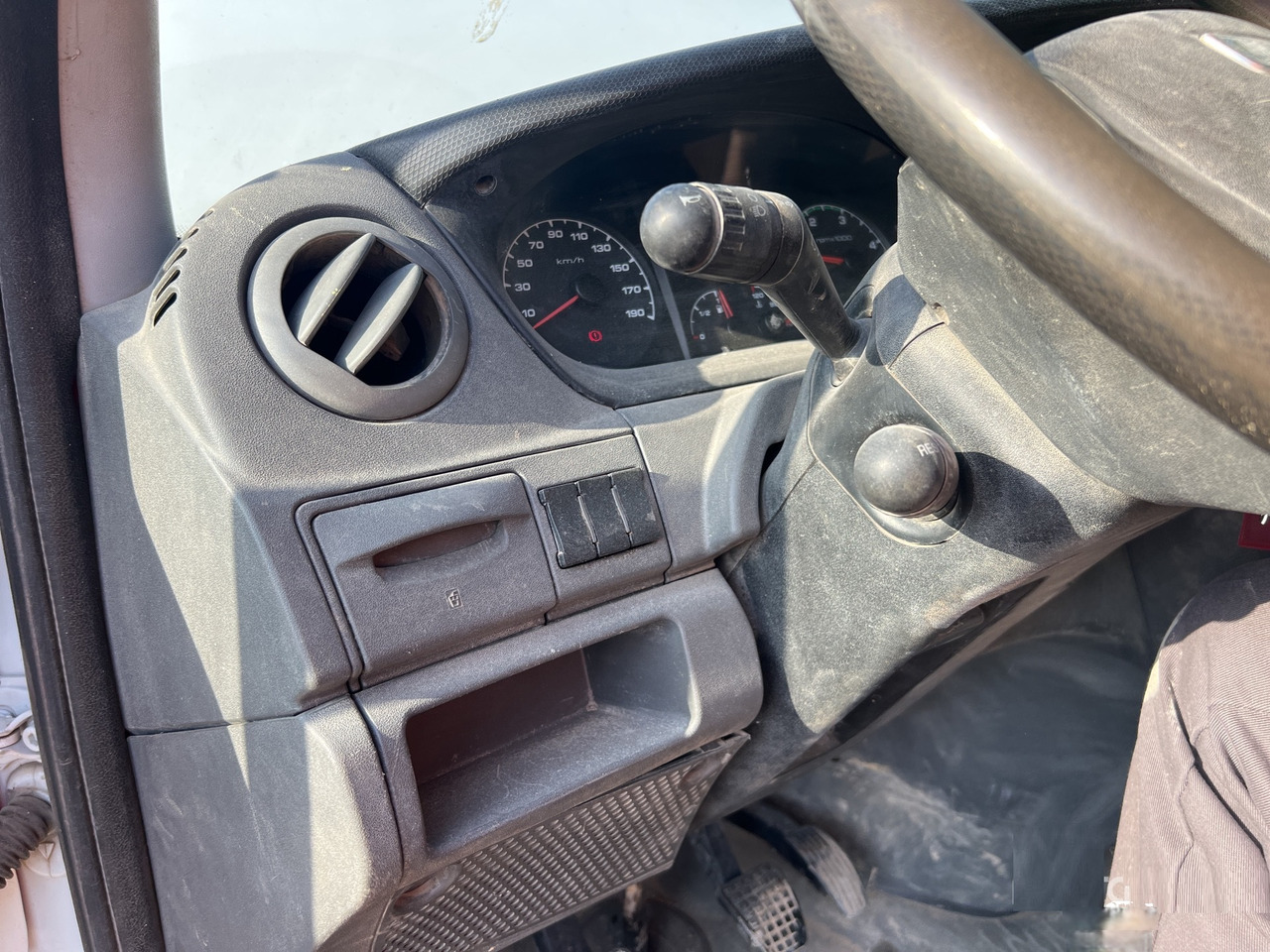 IVECO DAILY 35C13 - Mali kamion kiper: slika IVECO DAILY 35C13 - Mali kamion kiper IVECO DAILY 35C13 - Mali kamion kiper: slika IVECO DAILY 35C13 - Mali kamion kiper
