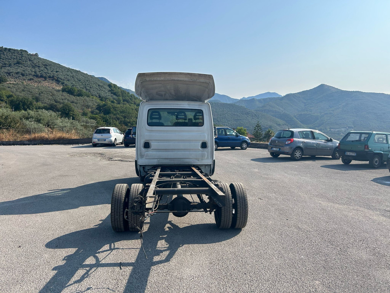 Kamion s kranom IVECO DAILY 35C15: slika Kamion s kranom IVECO DAILY 35C15