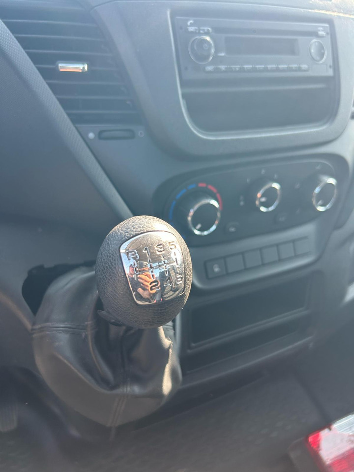 Kamion s kranom IVECO DAILY 35C15: slika Kamion s kranom IVECO DAILY 35C15