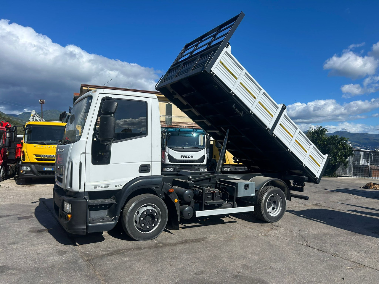 IVECO EUROCARGO 120E25 - Kiper: slika IVECO EUROCARGO 120E25 - Kiper IVECO EUROCARGO 120E25 - Kiper: slika IVECO EUROCARGO 120E25 - Kiper