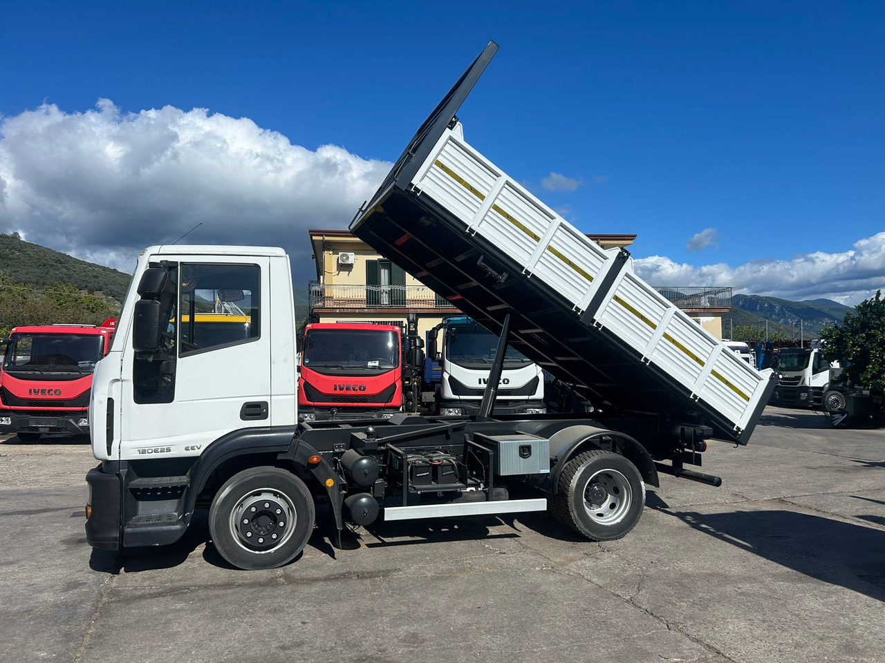 IVECO EUROCARGO 120E25 - Kiper: slika IVECO EUROCARGO 120E25 - Kiper IVECO EUROCARGO 120E25 - Kiper: slika IVECO EUROCARGO 120E25 - Kiper