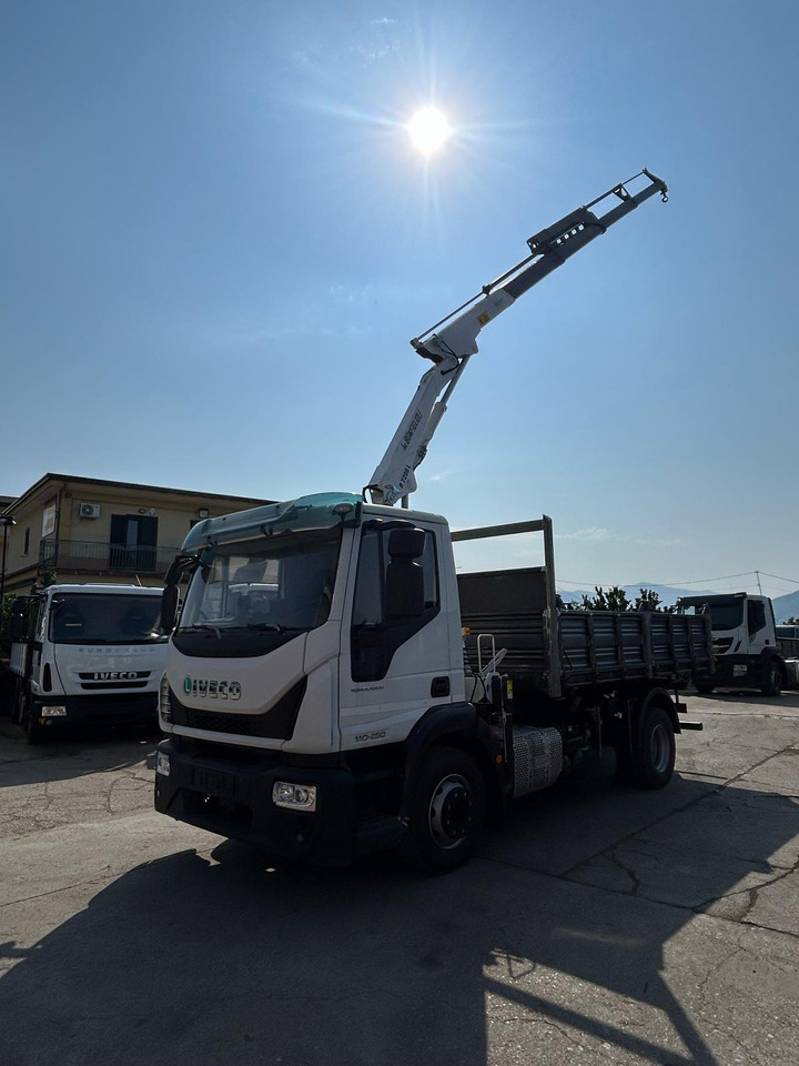 IVECO EUROCARGO 140-250 - Kamion s kranom: slika IVECO EUROCARGO 140-250 - Kamion s kranom IVECO EUROCARGO 140-250 - Kamion s kranom: slika IVECO EUROCARGO 140-250 - Kamion s kranom