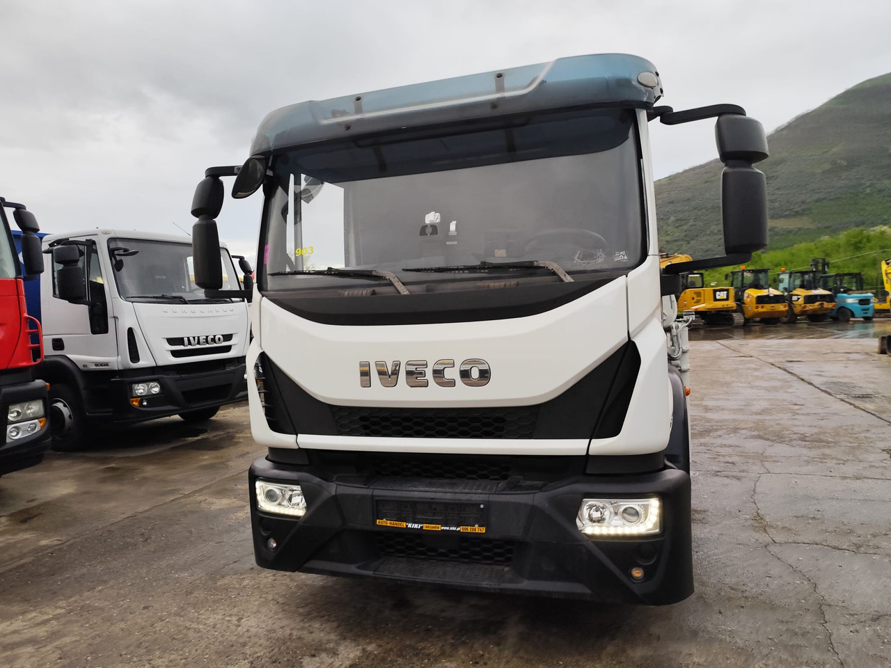IVECO EUROCARGO 140-250 - Kamion s kranom: slika IVECO EUROCARGO 140-250 - Kamion s kranom IVECO EUROCARGO 140-250 - Kamion s kranom: slika IVECO EUROCARGO 140-250 - Kamion s kranom