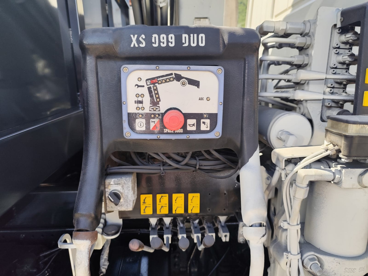 IVECO EUROCARGO 140-250 - Kamion s kranom: slika IVECO EUROCARGO 140-250 - Kamion s kranom IVECO EUROCARGO 140-250 - Kamion s kranom: slika IVECO EUROCARGO 140-250 - Kamion s kranom