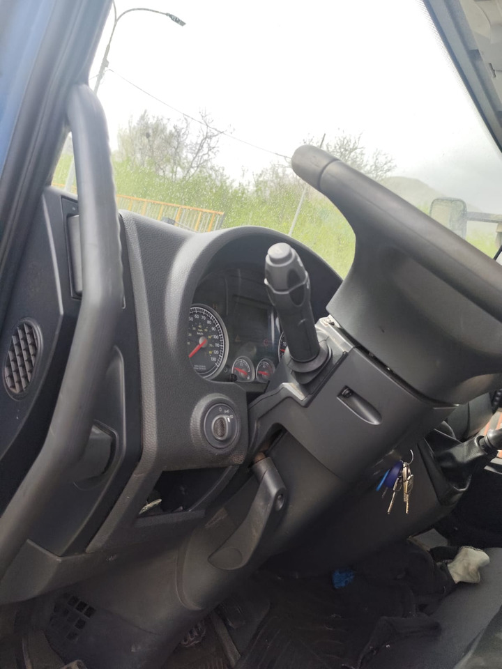 IVECO EUROCARGO 140E25 - Kamion-šasija: slika IVECO EUROCARGO 140E25 - Kamion-šasija IVECO EUROCARGO 140E25 - Kamion-šasija: slika IVECO EUROCARGO 140E25 - Kamion-šasija
