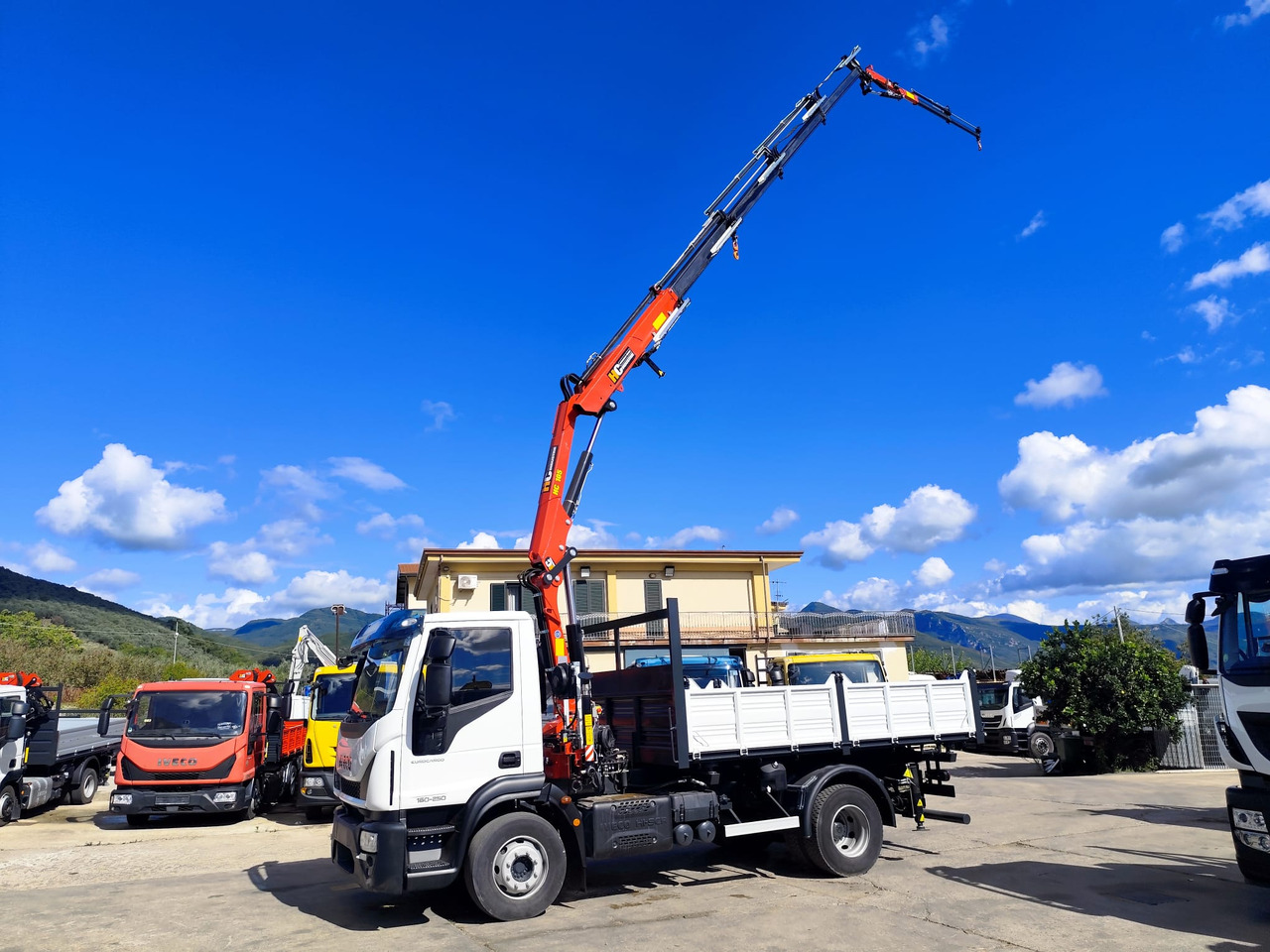 IVECO EUROCARGO 160-250 - Kamion s kranom, Kiper: slika IVECO EUROCARGO 160-250 - Kamion s kranom, Kiper IVECO EUROCARGO 160-250 - Kamion s kranom, Kiper: slika IVECO EUROCARGO 160-250 - Kamion s kranom, Kiper