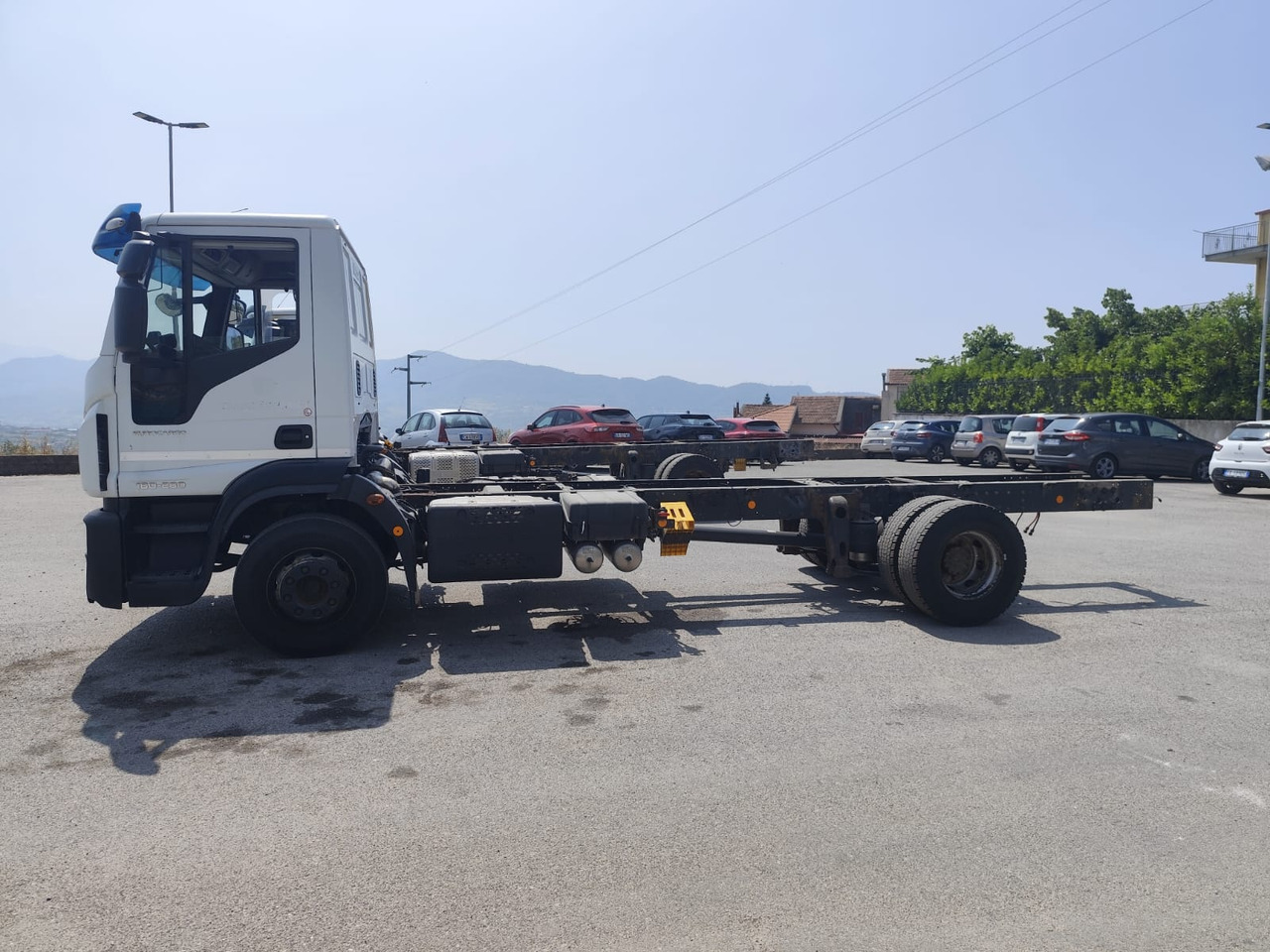 Kamion sandučar, Kamion s kranom IVECO EUROCARGO 160-280: slika Kamion sandučar, Kamion s kranom IVECO EUROCARGO 160-280