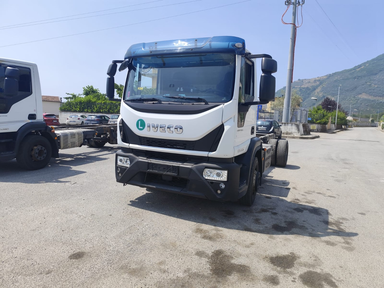 Kamion sandučar, Kamion s kranom IVECO EUROCARGO 160-280: slika Kamion sandučar, Kamion s kranom IVECO EUROCARGO 160-280