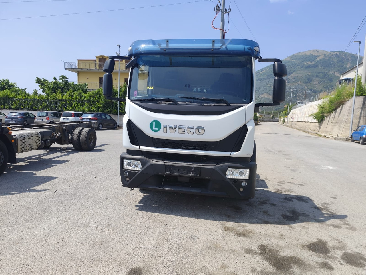 Kamion sandučar, Kamion s kranom IVECO EUROCARGO 160-280: slika Kamion sandučar, Kamion s kranom IVECO EUROCARGO 160-280