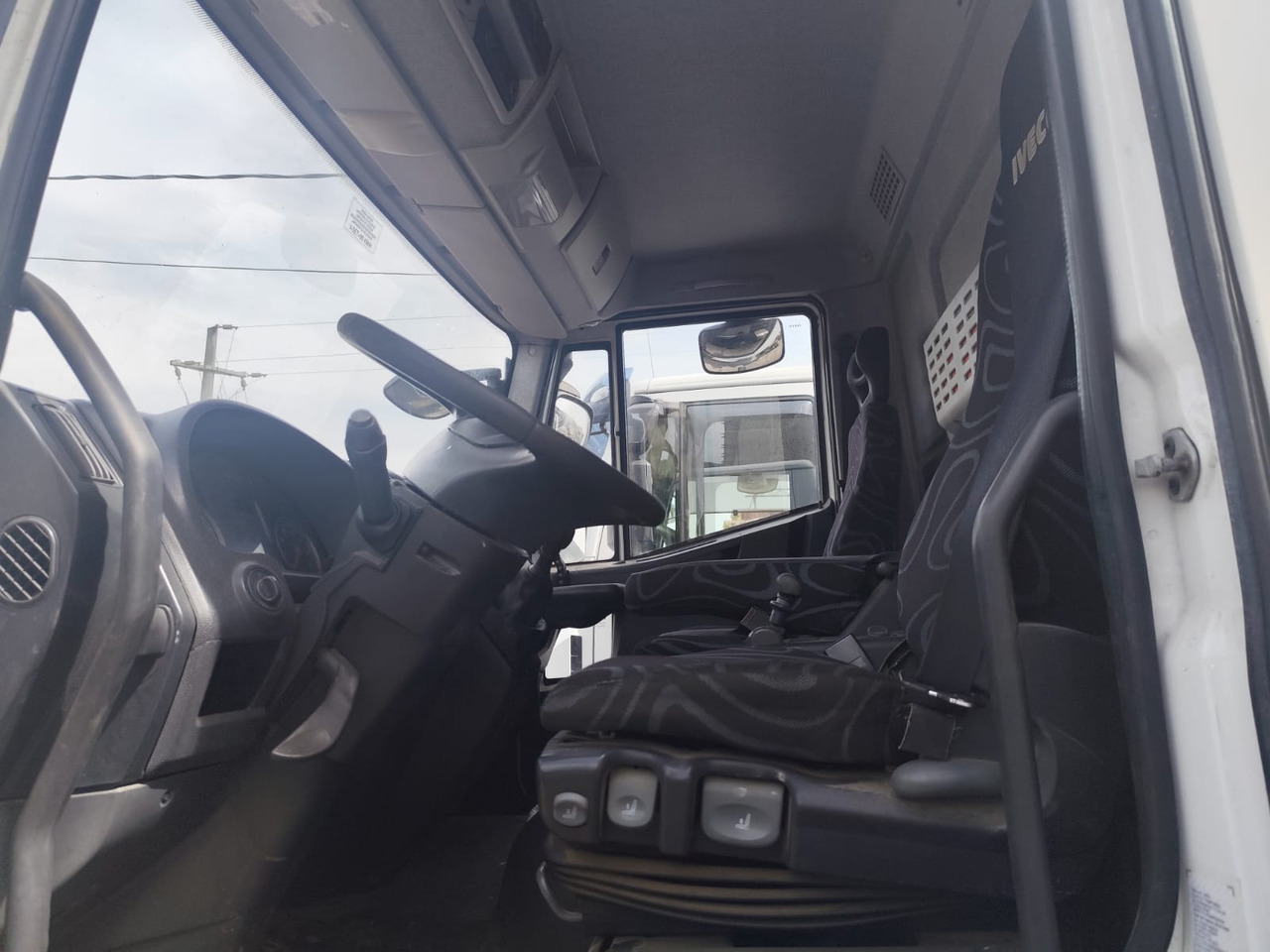 IVECO EUROCARGO 160E25K - Kamion s kranom: slika IVECO EUROCARGO 160E25K - Kamion s kranom IVECO EUROCARGO 160E25K - Kamion s kranom: slika IVECO EUROCARGO 160E25K - Kamion s kranom