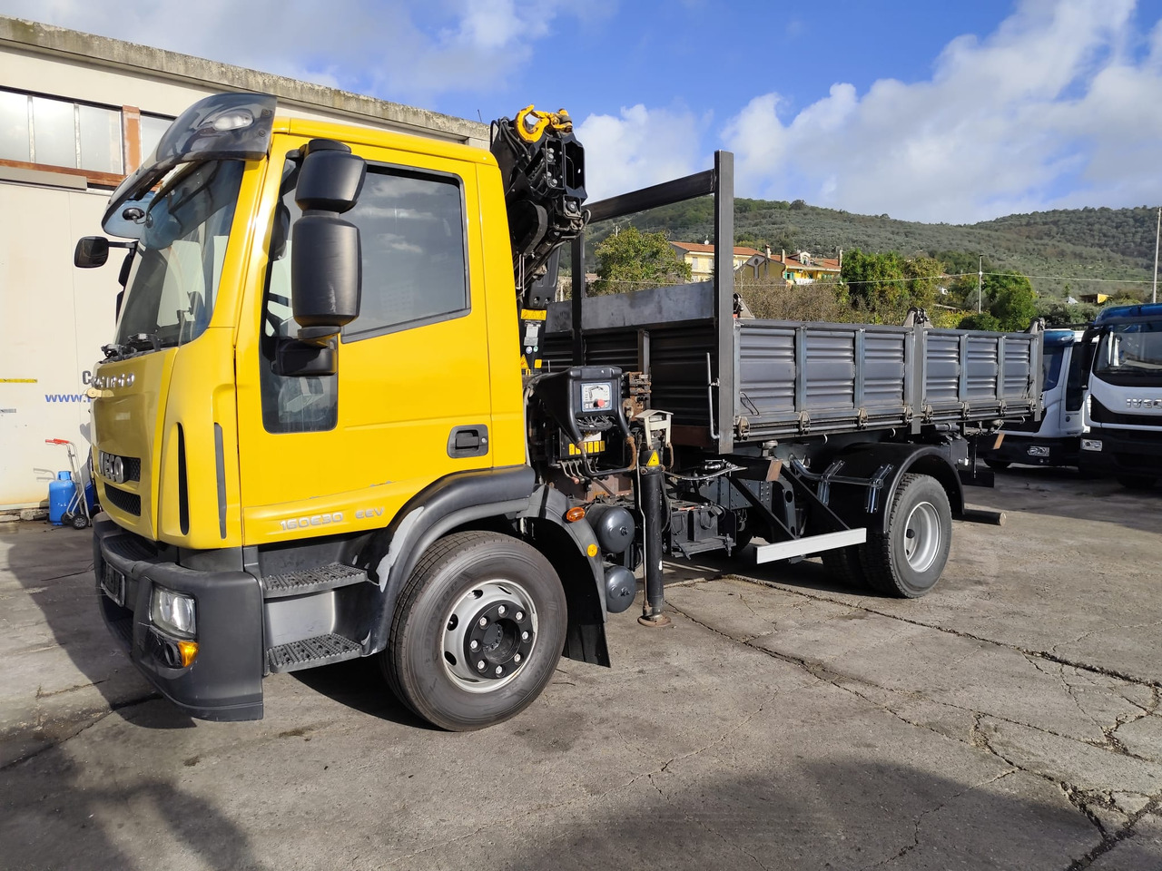 Kamion s kranom IVECO EUROCARGO 160E30: slika Kamion s kranom IVECO EUROCARGO 160E30 Kamion s kranom IVECO EUROCARGO 160E30: slika Kamion s kranom IVECO EUROCARGO 160E30