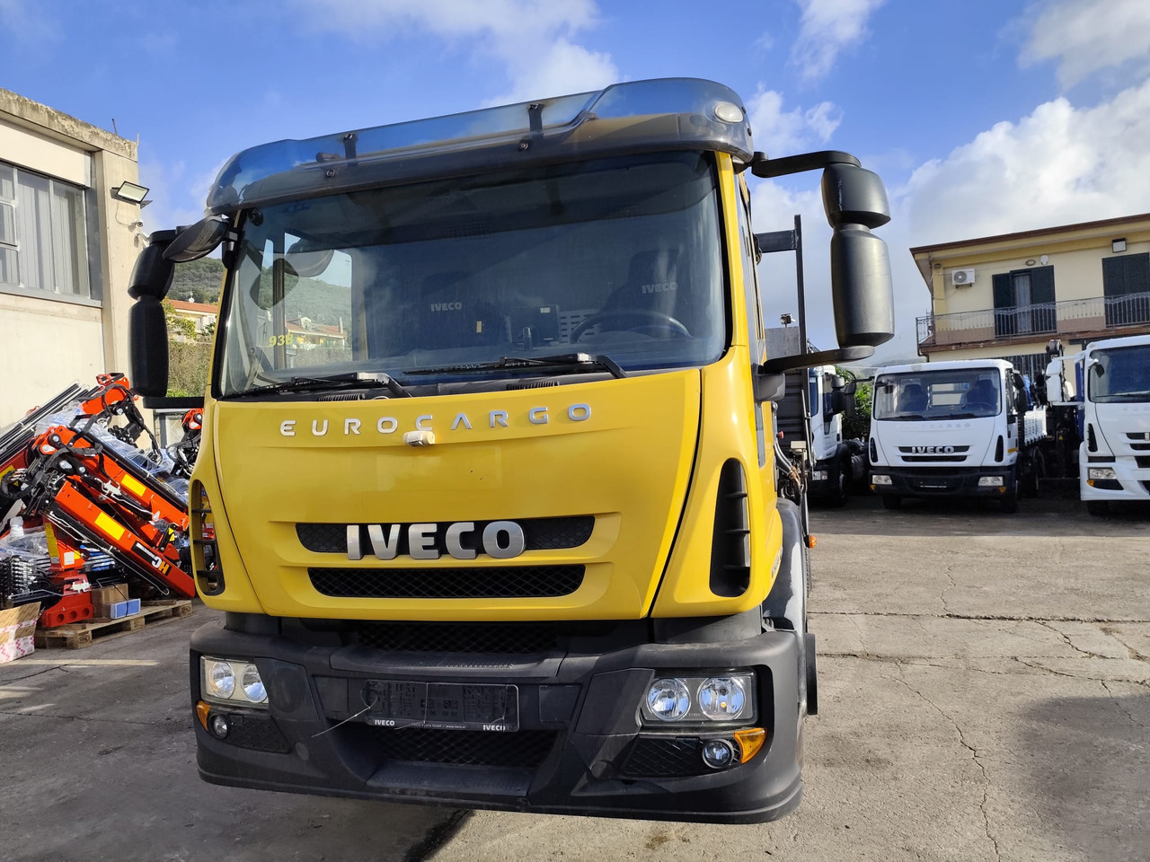 Kamion s kranom IVECO EUROCARGO 160E30: slika Kamion s kranom IVECO EUROCARGO 160E30 Kamion s kranom IVECO EUROCARGO 160E30: slika Kamion s kranom IVECO EUROCARGO 160E30