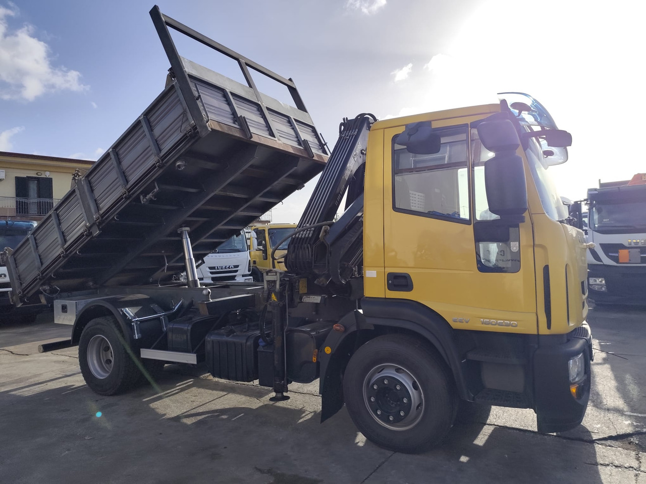 Kamion s kranom IVECO EUROCARGO 160E30: slika Kamion s kranom IVECO EUROCARGO 160E30 Kamion s kranom IVECO EUROCARGO 160E30: slika Kamion s kranom IVECO EUROCARGO 160E30