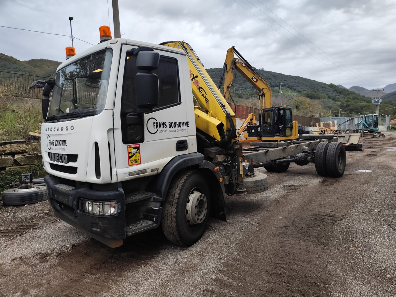 IVECO EUROCARGO 180E25 - Kamion s kranom, Kamion s kranom: slika IVECO EUROCARGO 180E25 - Kamion s kranom, Kamion s kranom IVECO EUROCARGO 180E25 - Kamion s kranom, Kamion s kranom: slika IVECO EUROCARGO 180E25 - Kamion s kranom, Kamion s kranom