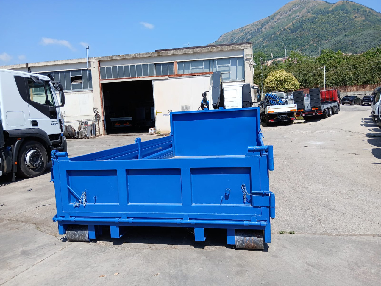 IVECO EUROCARGO 190EL25 - Kamion s kukastom dizalicom: slika IVECO EUROCARGO 190EL25 - Kamion s kukastom dizalicom IVECO EUROCARGO 190EL25 - Kamion s kukastom dizalicom: slika IVECO EUROCARGO 190EL25 - Kamion s kukastom dizalicom
