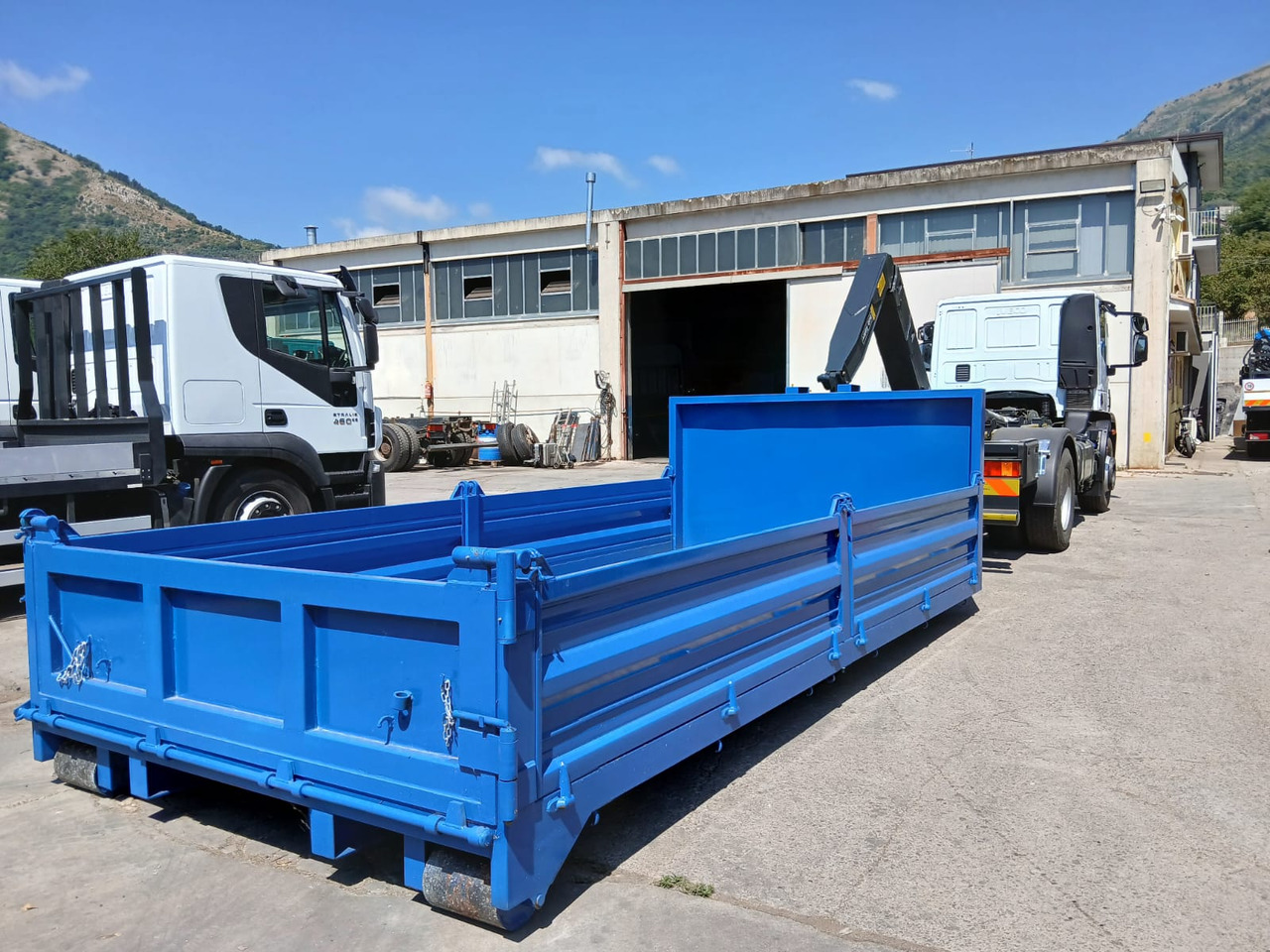 IVECO EUROCARGO 190EL25 - Kamion s kukastom dizalicom: slika IVECO EUROCARGO 190EL25 - Kamion s kukastom dizalicom IVECO EUROCARGO 190EL25 - Kamion s kukastom dizalicom: slika IVECO EUROCARGO 190EL25 - Kamion s kukastom dizalicom