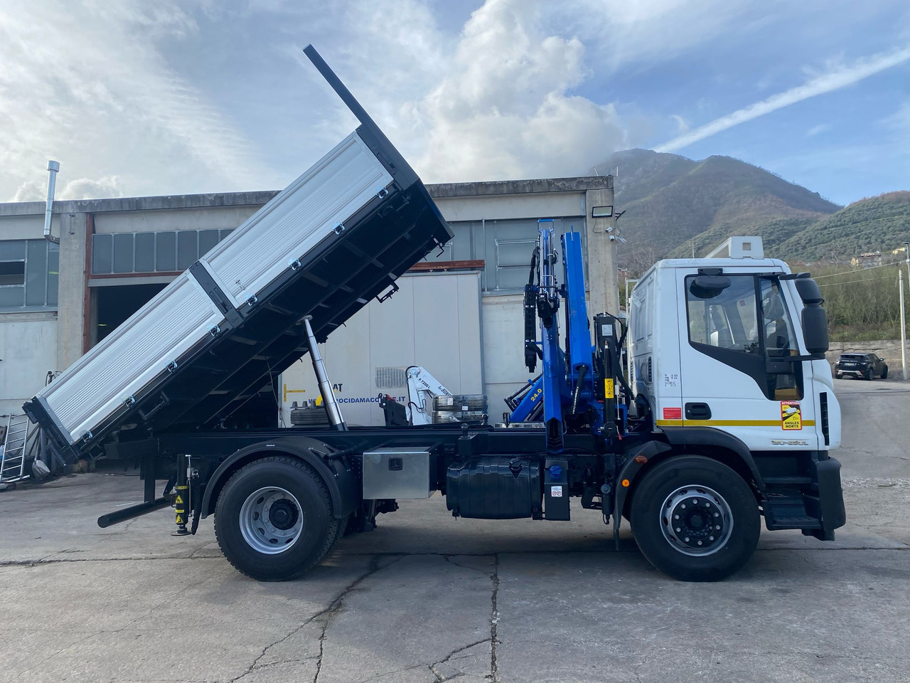 Zakup IVECO EUROCARGO 190EL28 IVECO EUROCARGO 190EL28: slika Zakup IVECO EUROCARGO 190EL28 IVECO EUROCARGO 190EL28