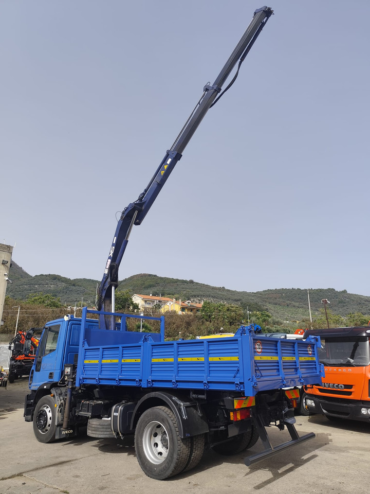 Kamion s kranom IVECO EUROCARGO 190EL28: slika Kamion s kranom IVECO EUROCARGO 190EL28