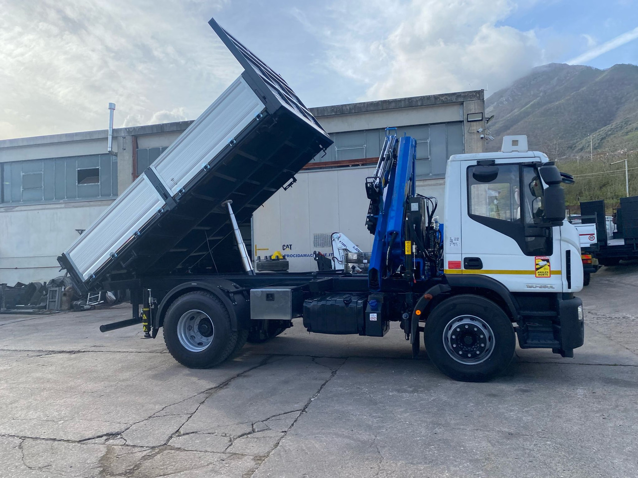 Zakup IVECO EUROCARGO 190EL28 IVECO EUROCARGO 190EL28: slika Zakup IVECO EUROCARGO 190EL28 IVECO EUROCARGO 190EL28